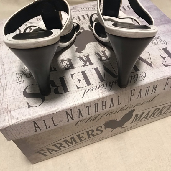 FENDI Double Wedge Strap Sandals! Size 8 - Picture 7 of 8